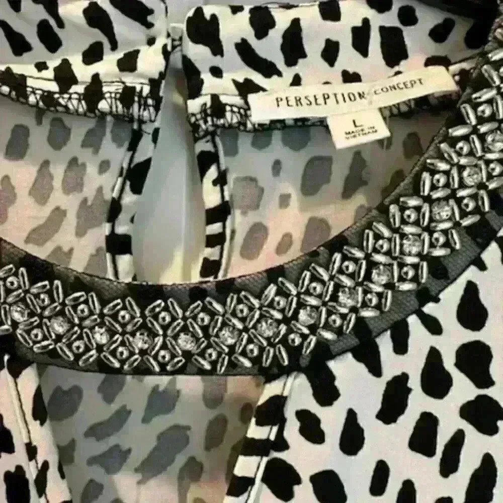 Black and White Tunic‎ top by Perceptions - Picture 4 of 5